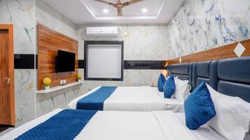 Luxury Double Room, City View | In-room safe, desk, laptop workspace, blackout curtains