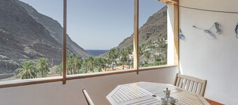 Apartment 'Nayara A' with Sea View, Balcony and Wi-Fi