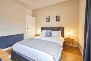 1 bedroom, desk, iron/ironing board, WiFi - Host & Stay | Horner Street (Clifton)