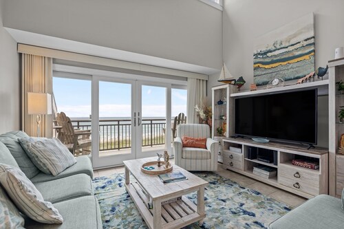 Beachwalk 302 - Oceanfront, 4 Bedroom, 4 Bath Condo
