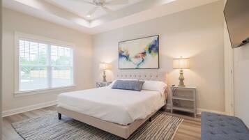 3 bedrooms, iron/ironing board, WiFi, bed sheets