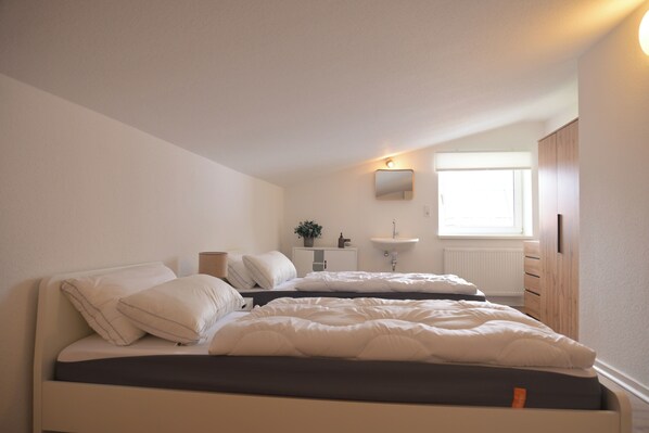 Iron/ironing board, WiFi, bed sheets
