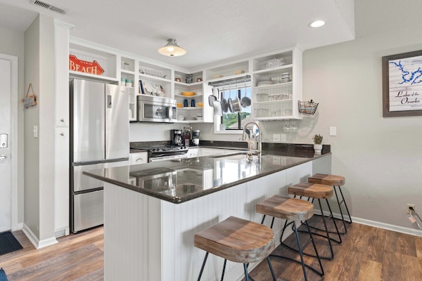 Condo, Multiple Beds, Balcony (Indian Pointe Lake View) | Private kitchen | Coffee/tea maker, fridge, microwave, oven