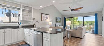 Indian Pointe Lake View Pets!