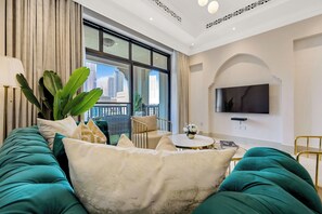 Property entrance - Durrani Homes - Luxe Living at Souk Al Bahar with Burj Khalifa and partial Fountain view (Dubai)