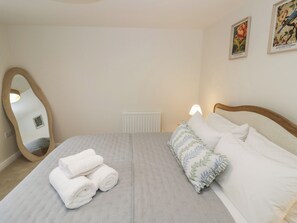 3 bedrooms, individually decorated, individually furnished, free WiFi - Silverstone Paddock Retreat (Towcester)