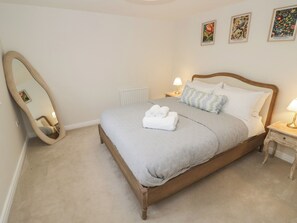 3 bedrooms, individually decorated, individually furnished, free WiFi - Silverstone Paddock Retreat (Towcester)