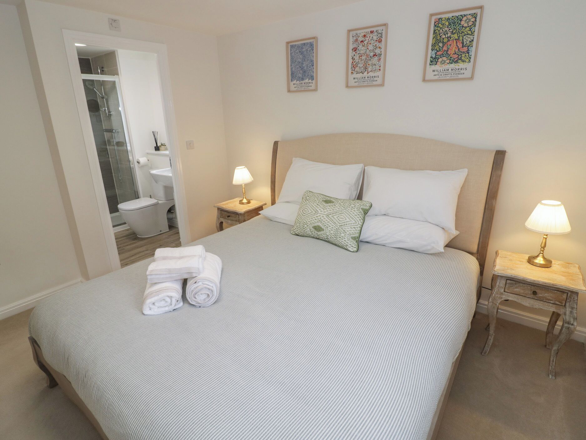 3 bilik tidur, dihias secara berasingan 