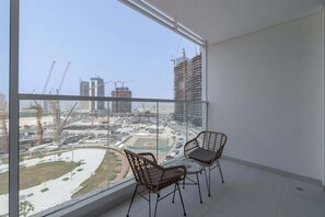 Property grounds - StayShort - Flat in Al Barsha Sleeps 2 with private plunge pool! (Al Barsha South)