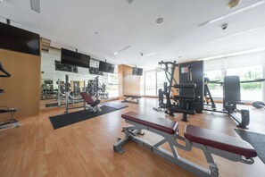 Fitness facility - StayShort - Damac Hills Studio for 2 people with Pool! (Damac Hills)