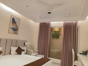 Desk, iron/ironing board, free WiFi