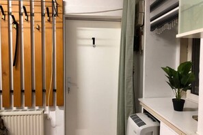 Interior - 1 Double Bed Comfortable Room in Shared Flat Near the Danube (Wien)