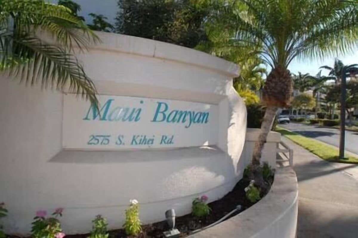 A sign for 'Maui Banyan' at 2575 S. Kihei Rd.