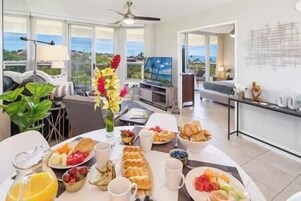 Deluxe-Apartment, Balkon, Meerblick | Esszimmer