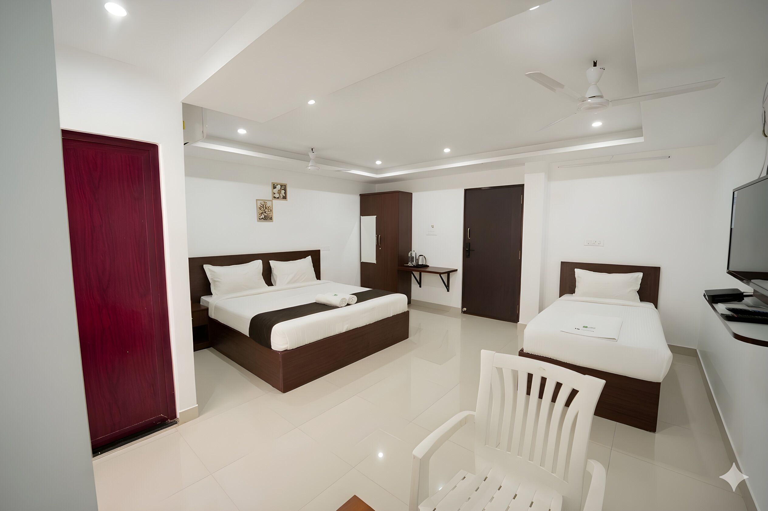 Standard Triple Room | Ruang kerja komputer riba, Wi-fi percuma, cadar katil 