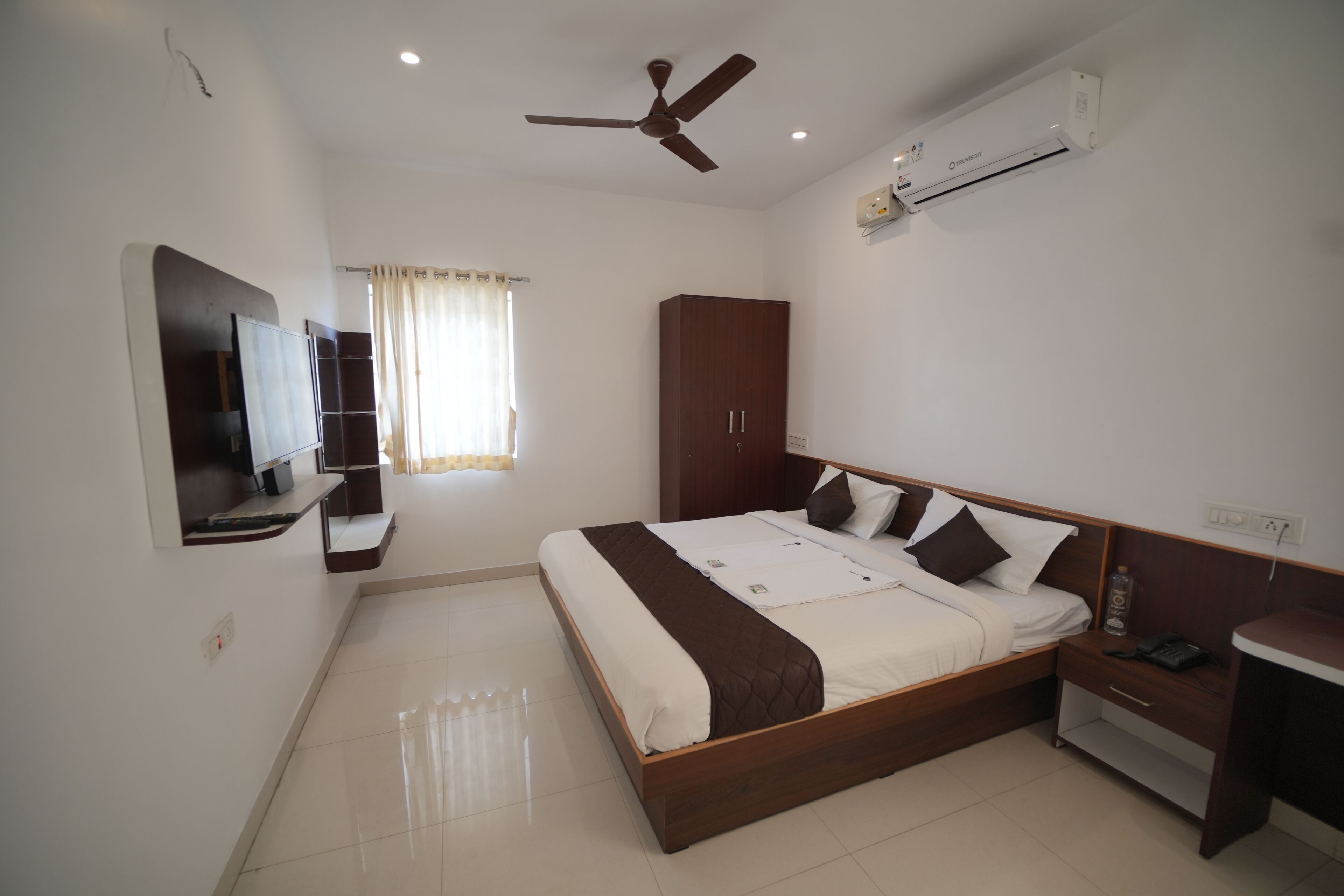 Two-Bedroom Apartment with City View | City view