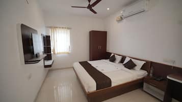 Two-Bedroom Apartment with City View | City view