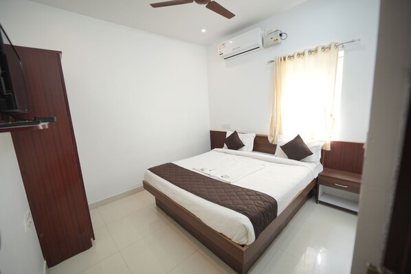 2 BHK Apartment | Laptop workspace, free WiFi, bed sheets - JR Service Apartment  (Coimbatore)