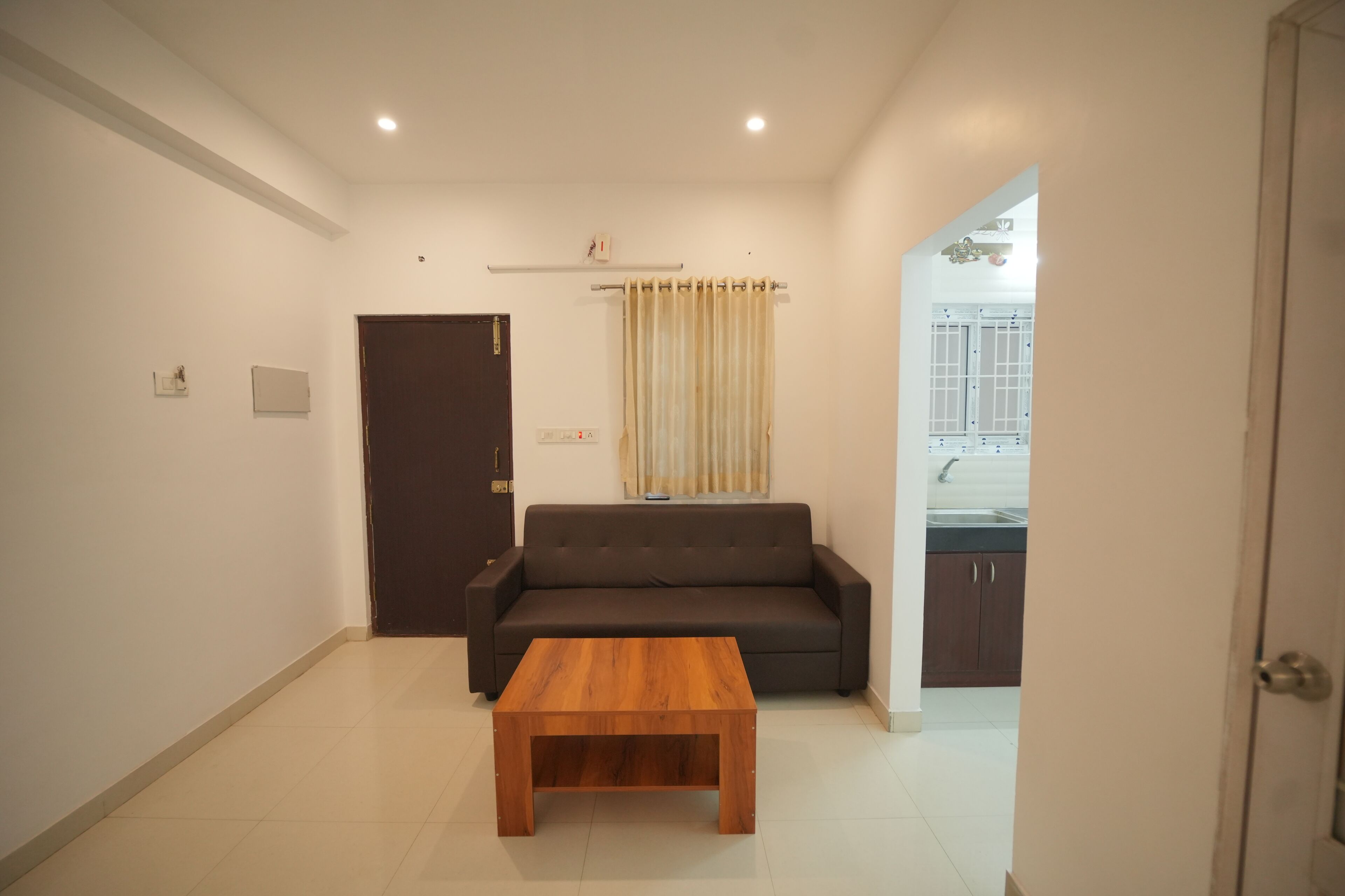 Espacio para trabajar con laptop, wifi gratis y ropa de cama 