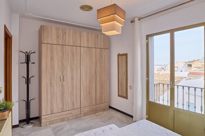 3 Schlafzimmer, Bügeleisen/Bügelbrett, WLAN, Bettwäsche