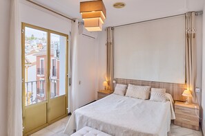 3 bedrooms, iron/ironing board, WiFi, bed sheets - Holiday Home 'Casa Filo Mountain Views' with Mountain View, Wi-Fi & Air Conditioning (Rute)