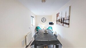 Appartement | Dineren op de kamer