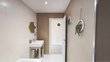 Apartment | Bathroom