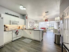 Townhome, 3 Bedrooms | Private kitchen