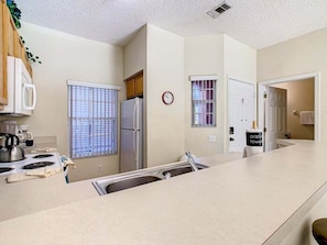 Townhome, 3 Bedrooms | Private kitchen