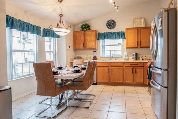 Villa, 4 Bedrooms | Private kitchen