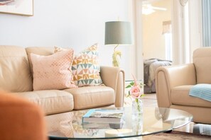 Villa, 4 Bedrooms | Living area