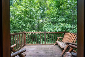 Cabin, 2 Bedrooms | Property grounds
