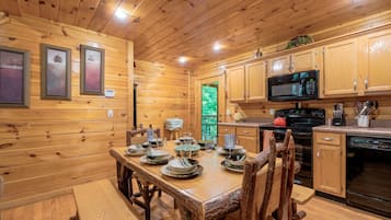 Cabin, 2 Bedrooms | Private kitchen | Coffee/tea maker, toaster