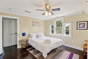 7 bedrooms, free WiFi