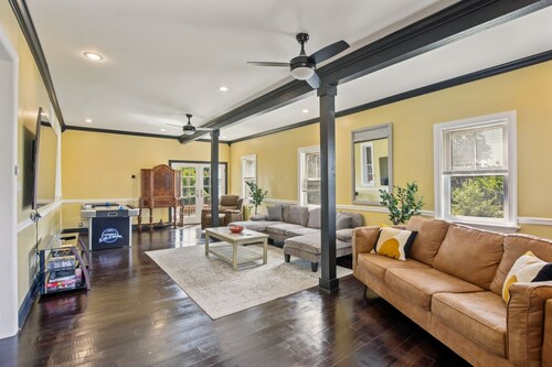 Charming Victorian Home With Porch & Large Yard 7 Bedroom Home