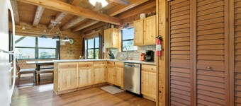 Frio Rivers Edge In The Heart Of Hill Country 3 Bedroom Cabin