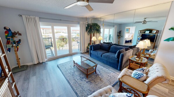 콘도, 침실 2개 | 거실 공간