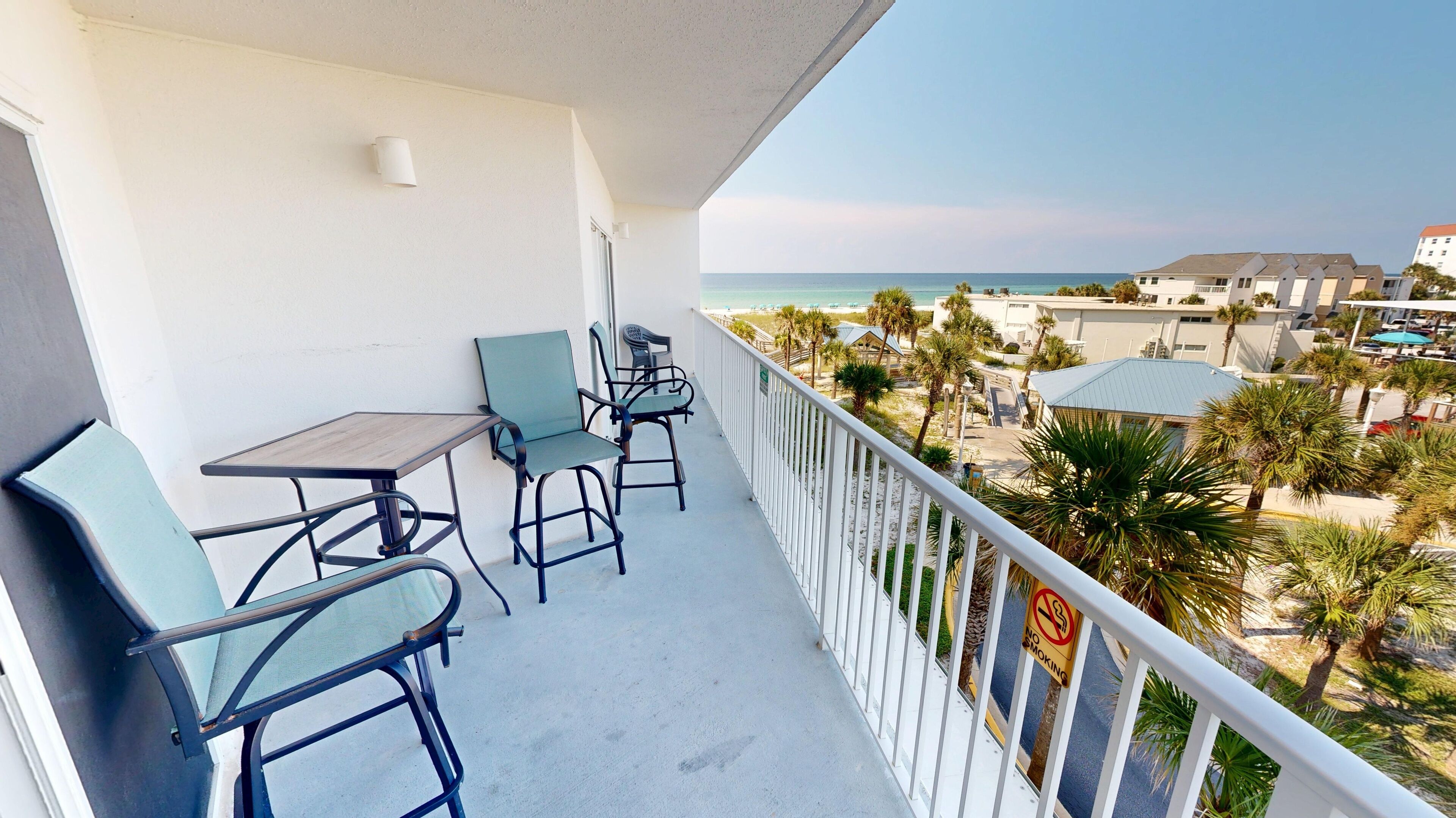 Condo, 2 Bedrooms | Property grounds