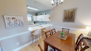 Condo, 2 Bedrooms | Dining