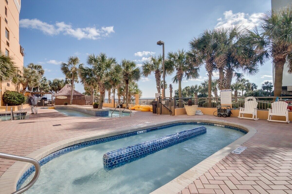 Leilighet, 1 soverom | Basseng | Innendørsbasseng og et oppvarmet basseng