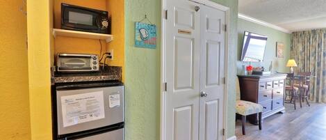 Condo, 1 Bedroom | Interior