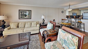 Condo, 2 Bedrooms | Living area