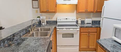 Appart'hôtel, 2 chambres | Cuisine privée