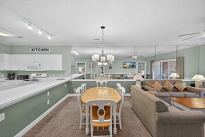 Dining - Magnolia North 4856-102 2 Bedroom Condo (Myrtle Beach)