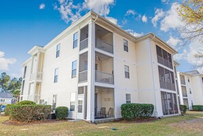 Condo, 2 Bedrooms | Exterior