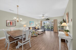 Condo, 2 Bedrooms | Living area