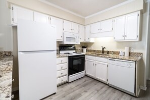 Condo, 2 Bedrooms | Private kitchen