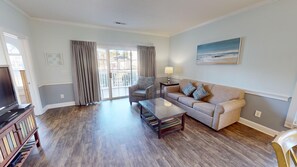 コンドミニアム 2 ベッドルーム | リビング エリア