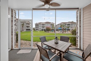 Apartment, 2 Schlafzimmer | Speisen im Freien