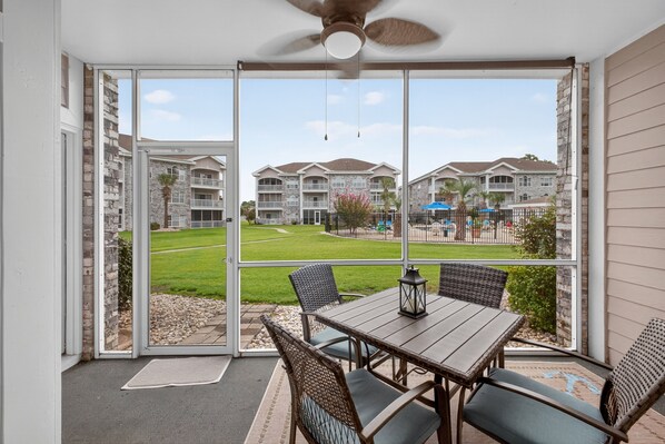 Condo, 2 habitaciones | Restaurante al aire libre